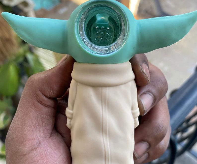 Baby Yoda Pipe 1