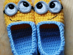 DIY Crochet Minion Slippers | Million Dollar Gift Ideas