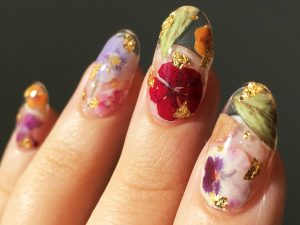 Dried Flowers Press-On Nails | Million Dollar Gift Ideas