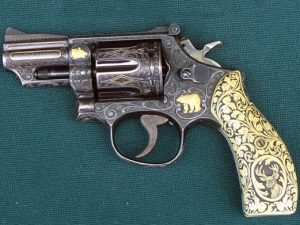 Elvis Presleys .357 Revolver 1
