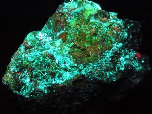 Fluorescent Uranium Ore 1