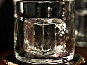 Glass Ice Cube Whiskey Glass | Million Dollar Gift Ideas