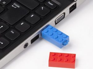 LEGO Brick USB Drive | Million Dollar Gift Ideas
