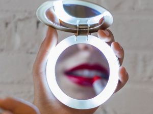Light Up Battery Pack Makeup Mirror | Million Dollar Gift Ideas