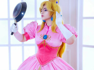 Princess Peach Cosplay Dress 1