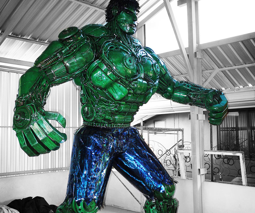 Recycled Metal Hulk Statue 2