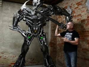 Recycled Metal Robot Sculpture 1