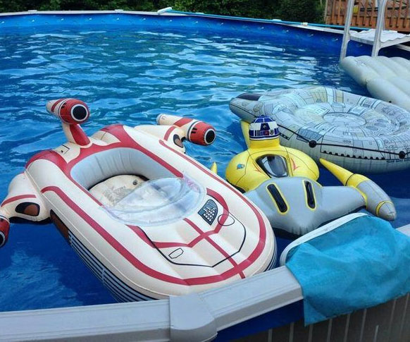 Star Wars Landspeeder Pool Float 1