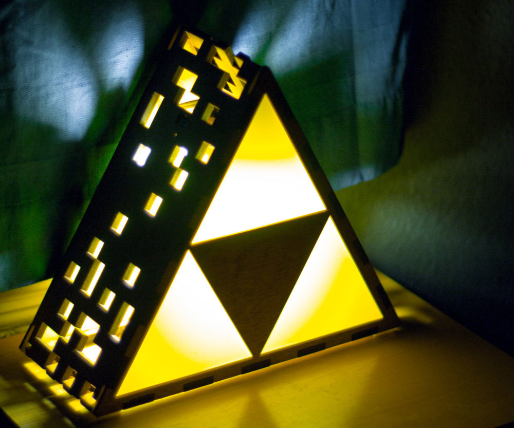 Zelda Triforce Lamp 1