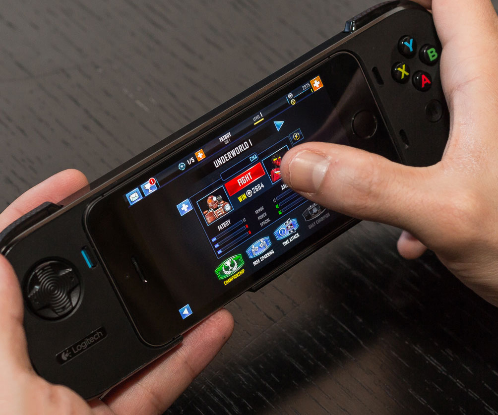 iPhone Battery & Gaming Controller